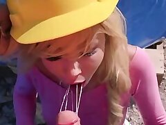 Mofos - Teen Environmentalist Kenzie Reeves Flashes Her Perky Tits To A Construction Worker For Cash