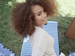 Mofos - Cecilia Lion Does A Yard Sale Of Her Old Stuff But Ends Up Giving Her Pussy To Peter Green