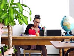 Brazzers - Hot Milf Lehrerin Jane wird gefickt