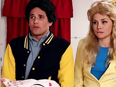 Voller Löcher offizieller Trailer SFW - volles Haus XXX Parody