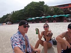 Bon voyage blowjob von seinen großen Titten amateur asiatische Freundin. Bon voyage Blowjob von seiner großen Titten Amateur Asian Freundin Es war sein letzter Tag als zwei Wochen Millionär in Thailand und sie gab ihm einen Blowjob nie vergessen! Die verb