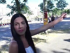 Verwöhnte Jungfrau Dorothy liebt es, ihre Muschi mit dem Saugen eines Schwanzes zerschlagen zu bekommen.. Die verwöhnte Jungfrau Dorothy liebt das Gefühl, ihre Muschi in Stücke zu ficken, während sie versucht, jeden Zentimeter dieses anderen Monsterschwan