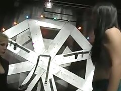 BDSM junge Asiatin