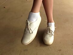 Cheerleader Chasity Keds Sneakers und weiße Socken