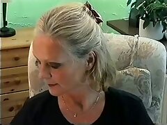 Dänische mature zieht sich aus