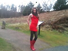 Tranny in der Öffentlichkeit ausziehen