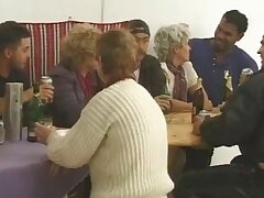 7 Omas Party