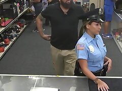 Polizei Pfand babe bereit zu ficken für Bargeld