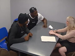 Ficken Sie nicht die Polizei - Kiki Parker