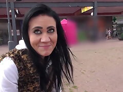 MallCuties - zwei Amateur Girls haben Sex in der Öffentlichkeit - Tschechisch